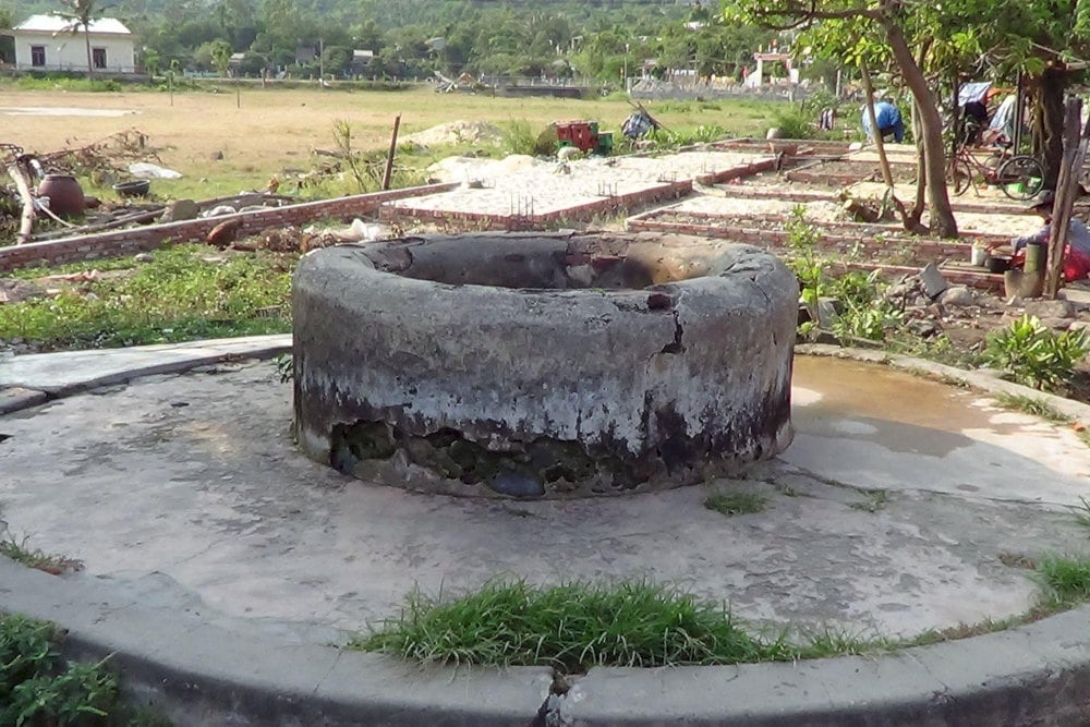 Xom Cam Well is deeply connected to the culture of the ancient Cham people in Quang Nam and serves as a vital water source for the locals